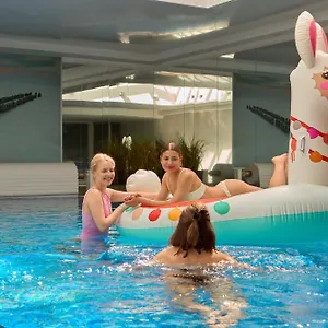 Waterlane Riverside - Spa, Pool, Gym & Parking By Downtown Lägenhet